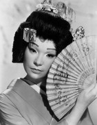 Shirley_MacLaine_b73