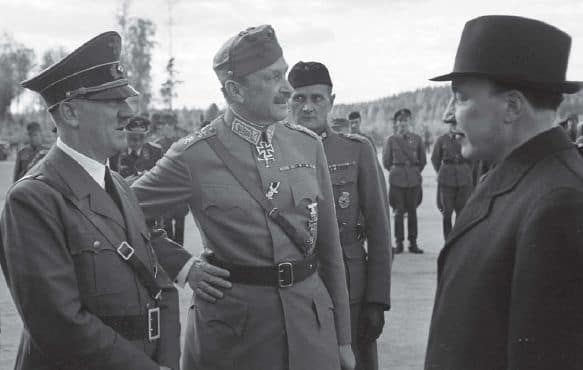 Hitler, Mannerheim y el presidente finés Risto Ryti durante el 75º cumpleaños del Mariscal finés. 4 de junio de 1942