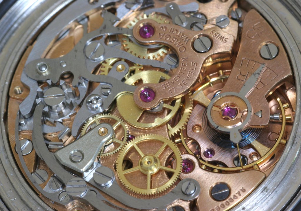 Ручной механизм часов. Калибр Omega 1456. Калибр Omega 1020. Камни в часовом механизме. Механические часы.