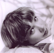 Shirley_MacLaine_b78