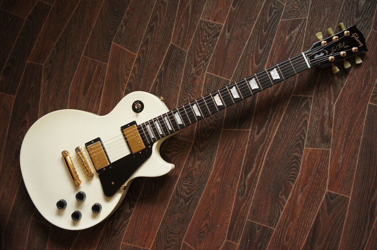 Les paul white. Gibson les Paul White. Gibson les Paul Studio Alpine White. Gibson les Paul белый. Gibson les Paul Studio White.