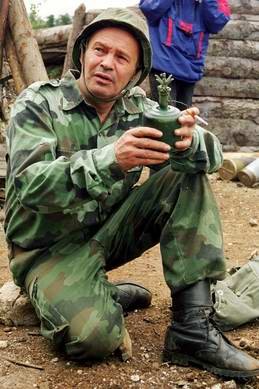 [Слика: mustafanadarevicuuniformi_VJnicija_Yemlja.jpg]